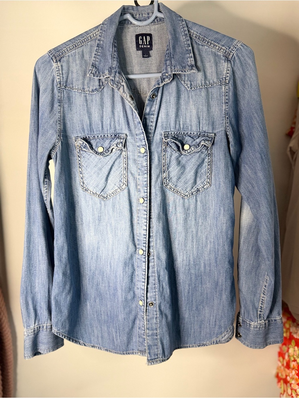 GAP Denim Button Down Shirt Women S Blue Good Western Snap Front Long Sleeve